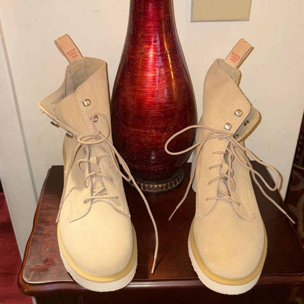 Women’s Sorel Suede Tan Lace-Up Boots